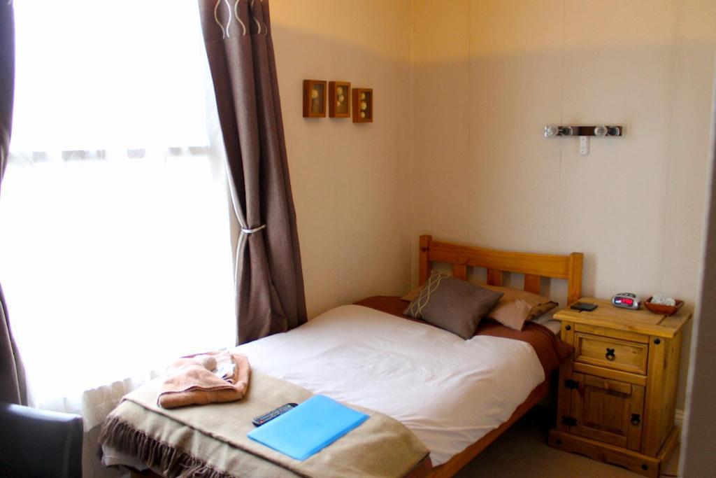 The Lodge Swindon Esterno foto