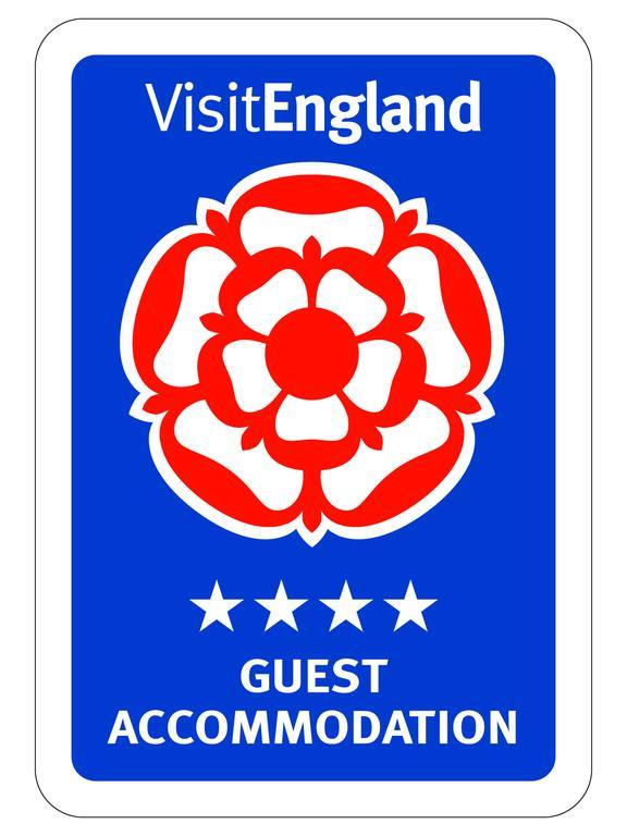 The Lodge Swindon Esterno foto