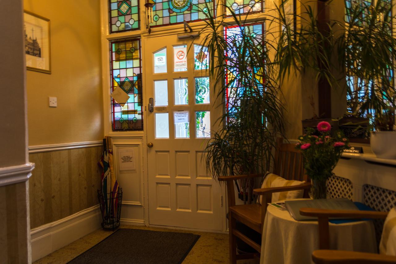 The Lodge Swindon Esterno foto