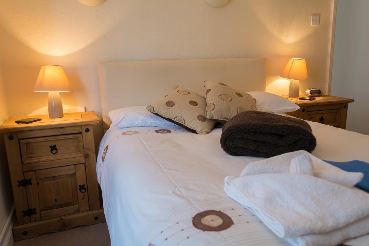 The Lodge Swindon Esterno foto
