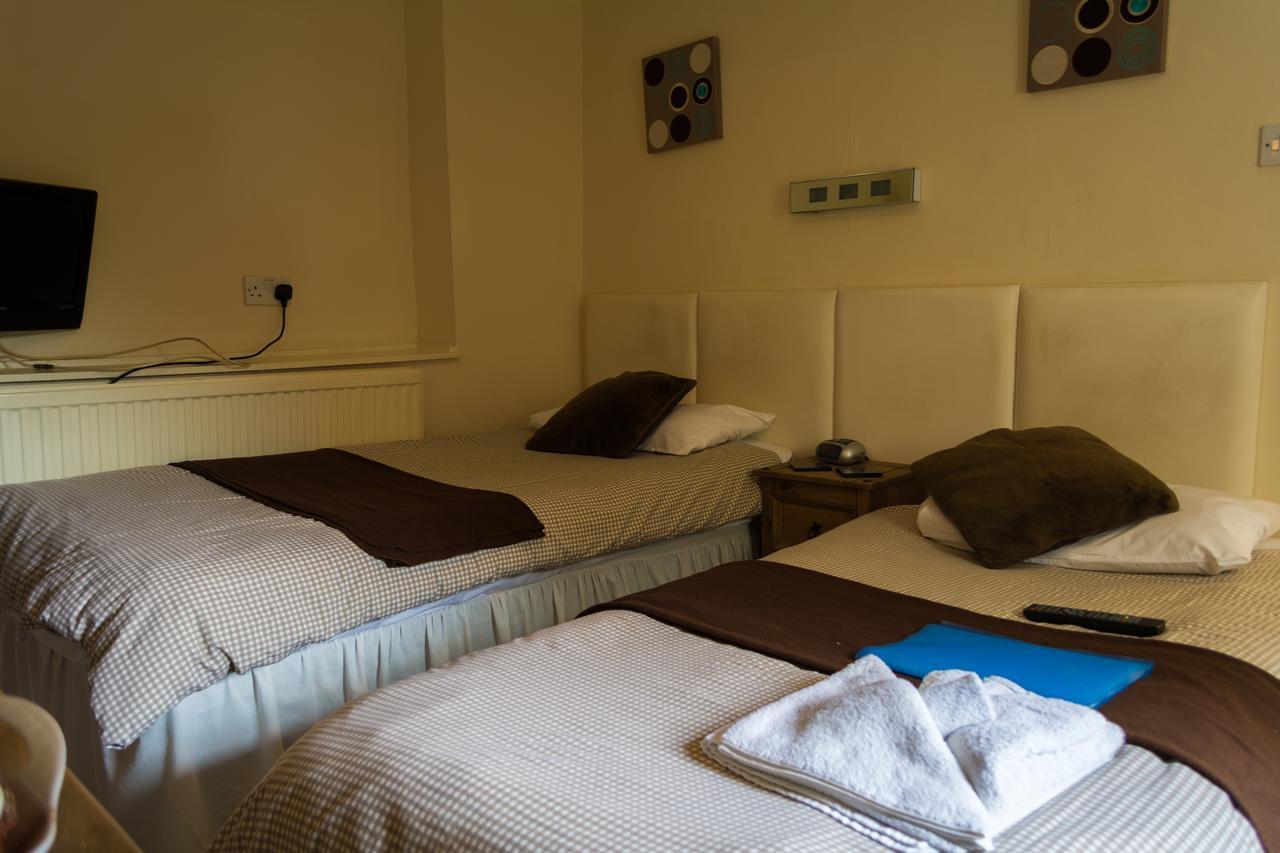 The Lodge Swindon Esterno foto