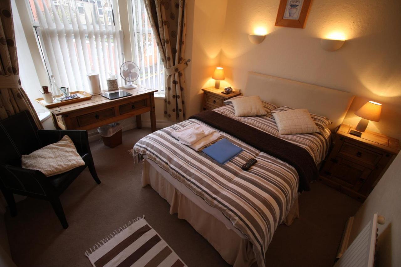 The Lodge Swindon Esterno foto