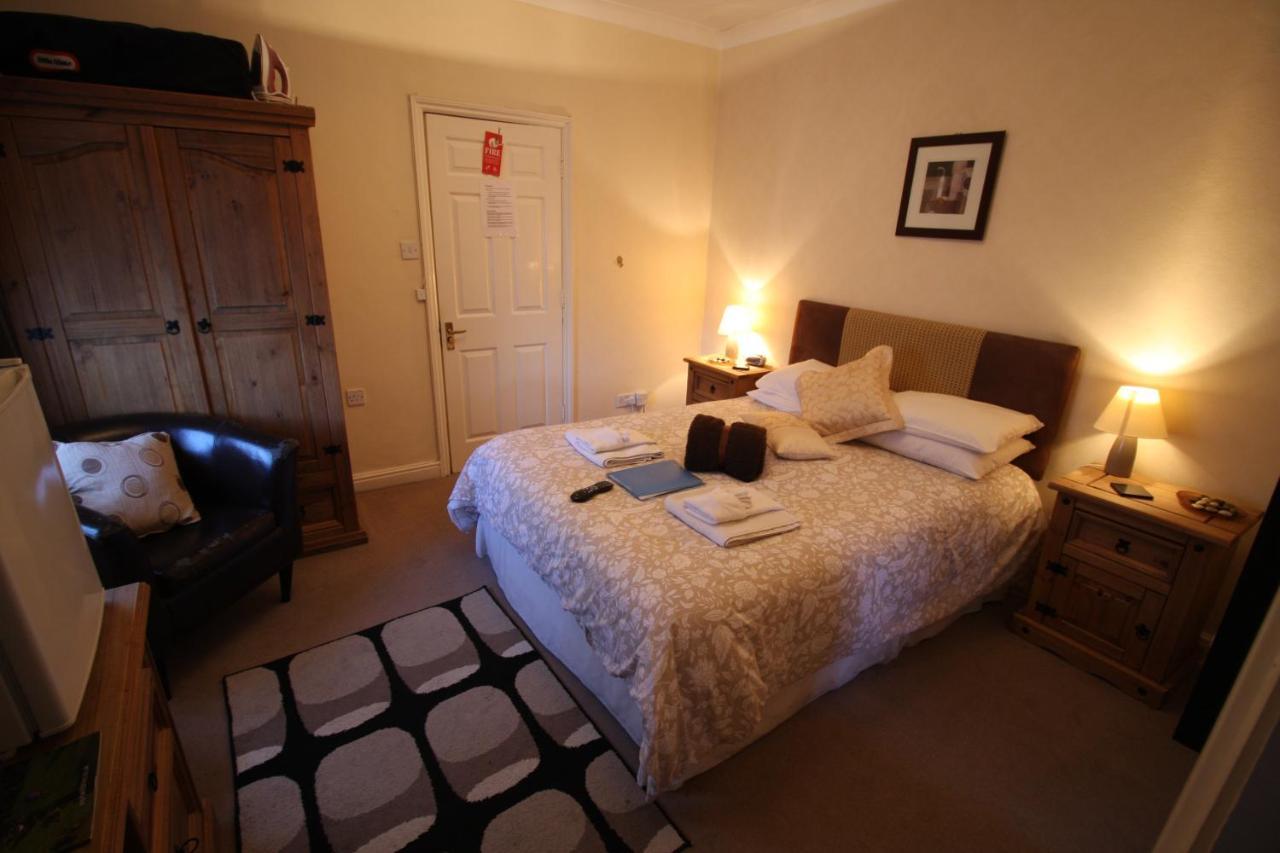 The Lodge Swindon Esterno foto