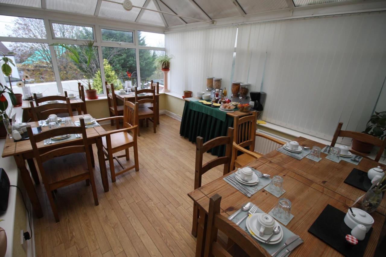 The Lodge Swindon Esterno foto
