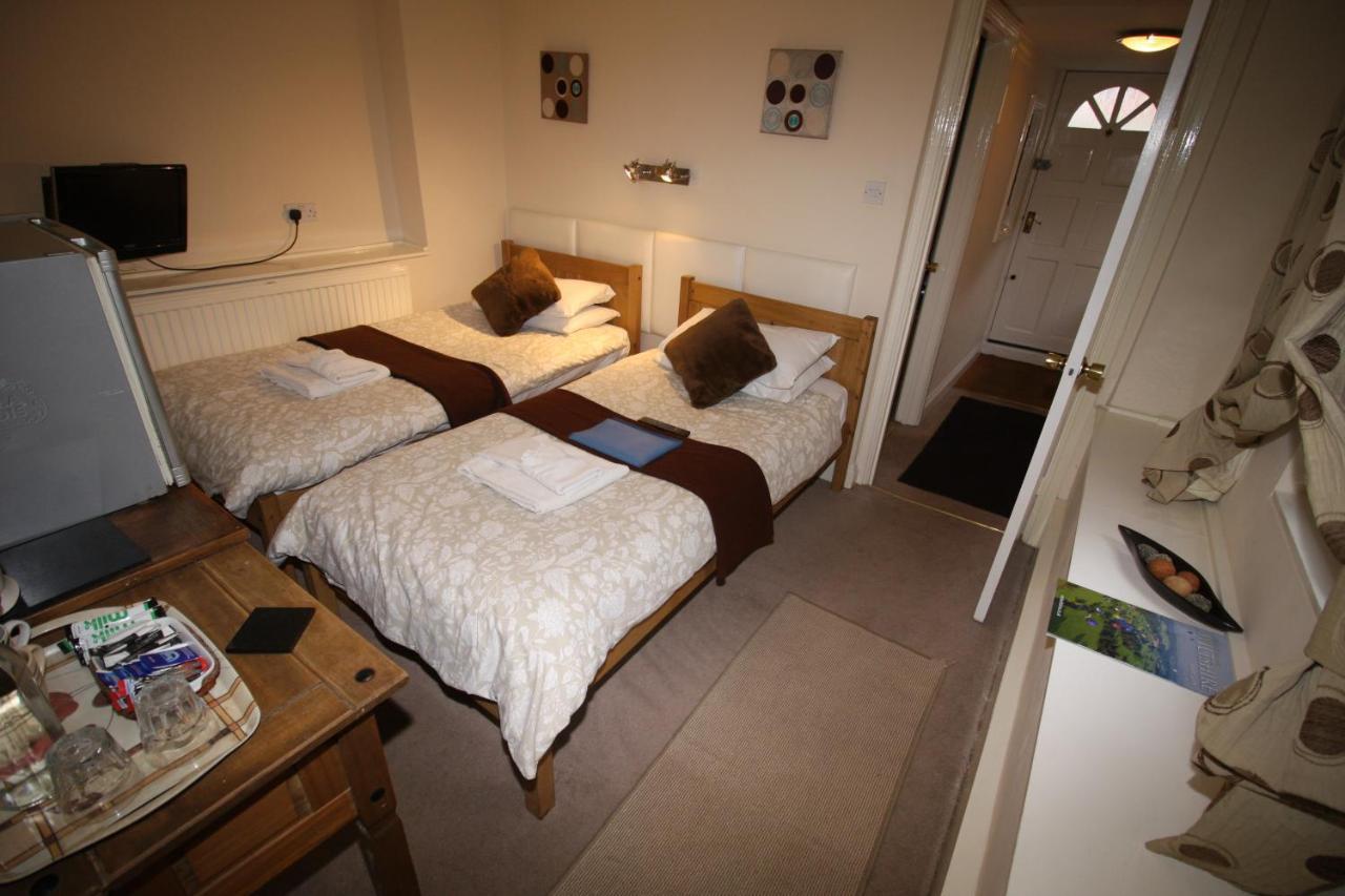 The Lodge Swindon Esterno foto
