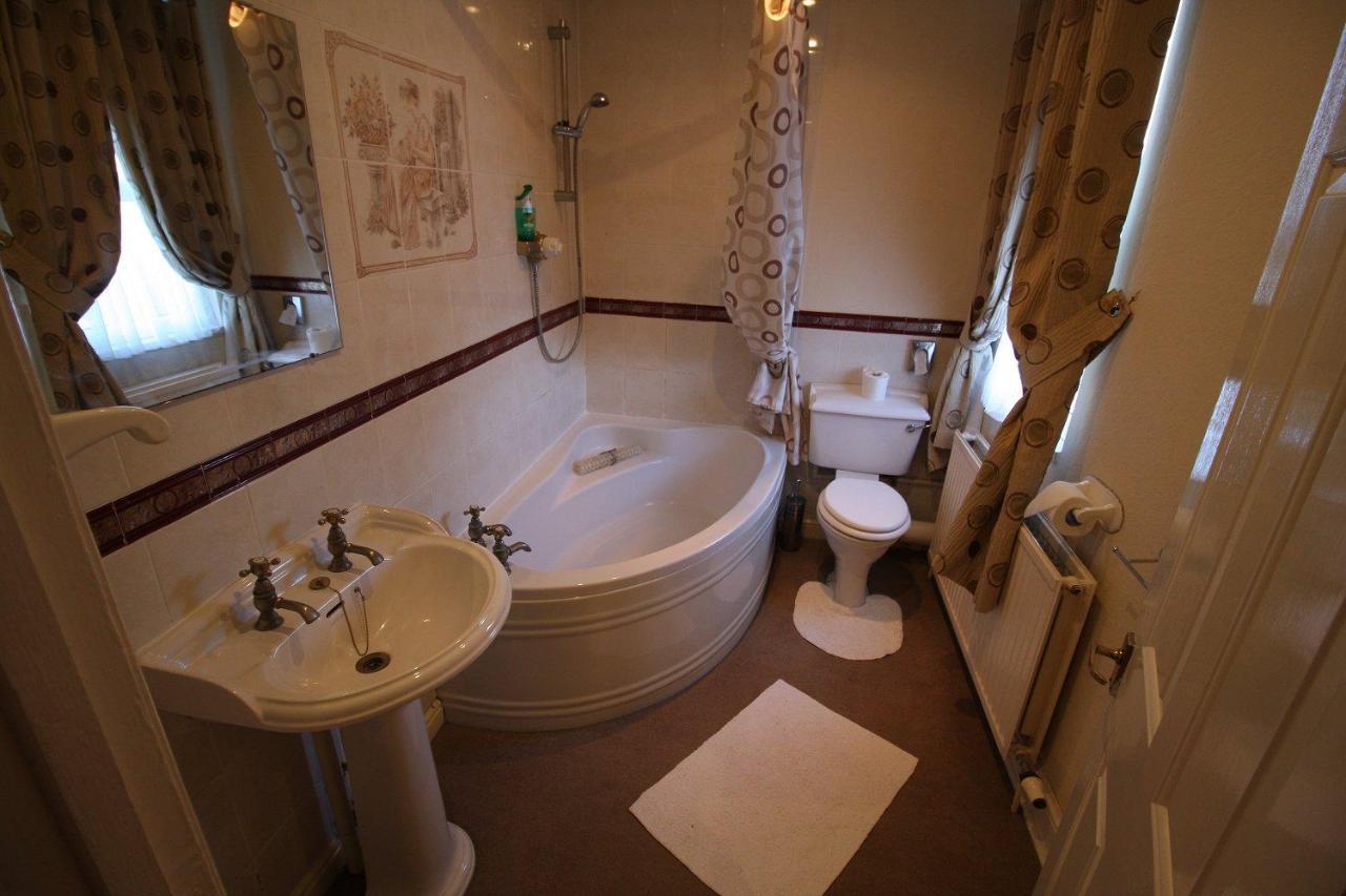The Lodge Swindon Esterno foto